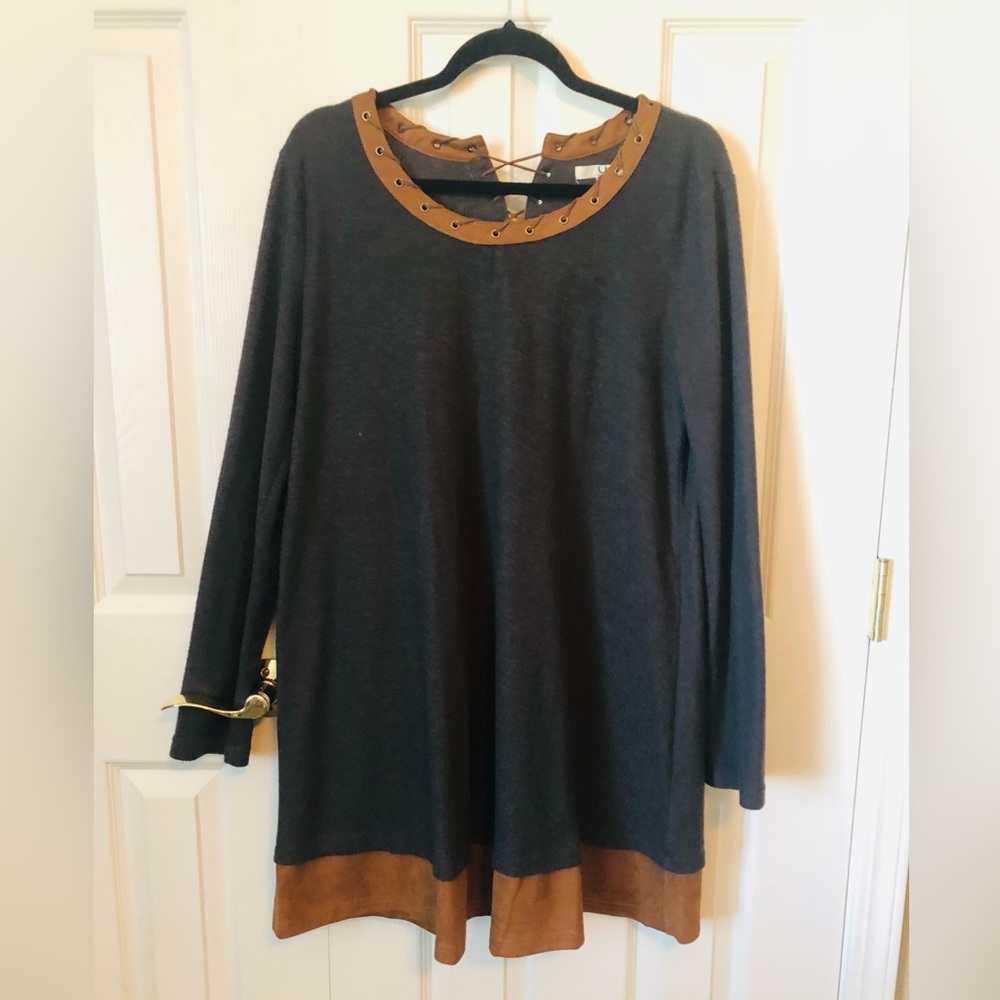Ya Los Angeles Size Large Gray and Brown Suede Trim Straight Pull Over Dress